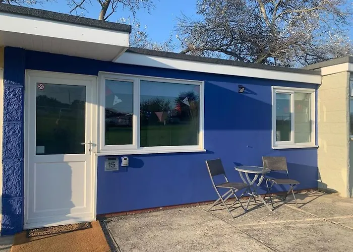 “Bliss On The Bay ” Chalet In Sandown Bay Holiday Park